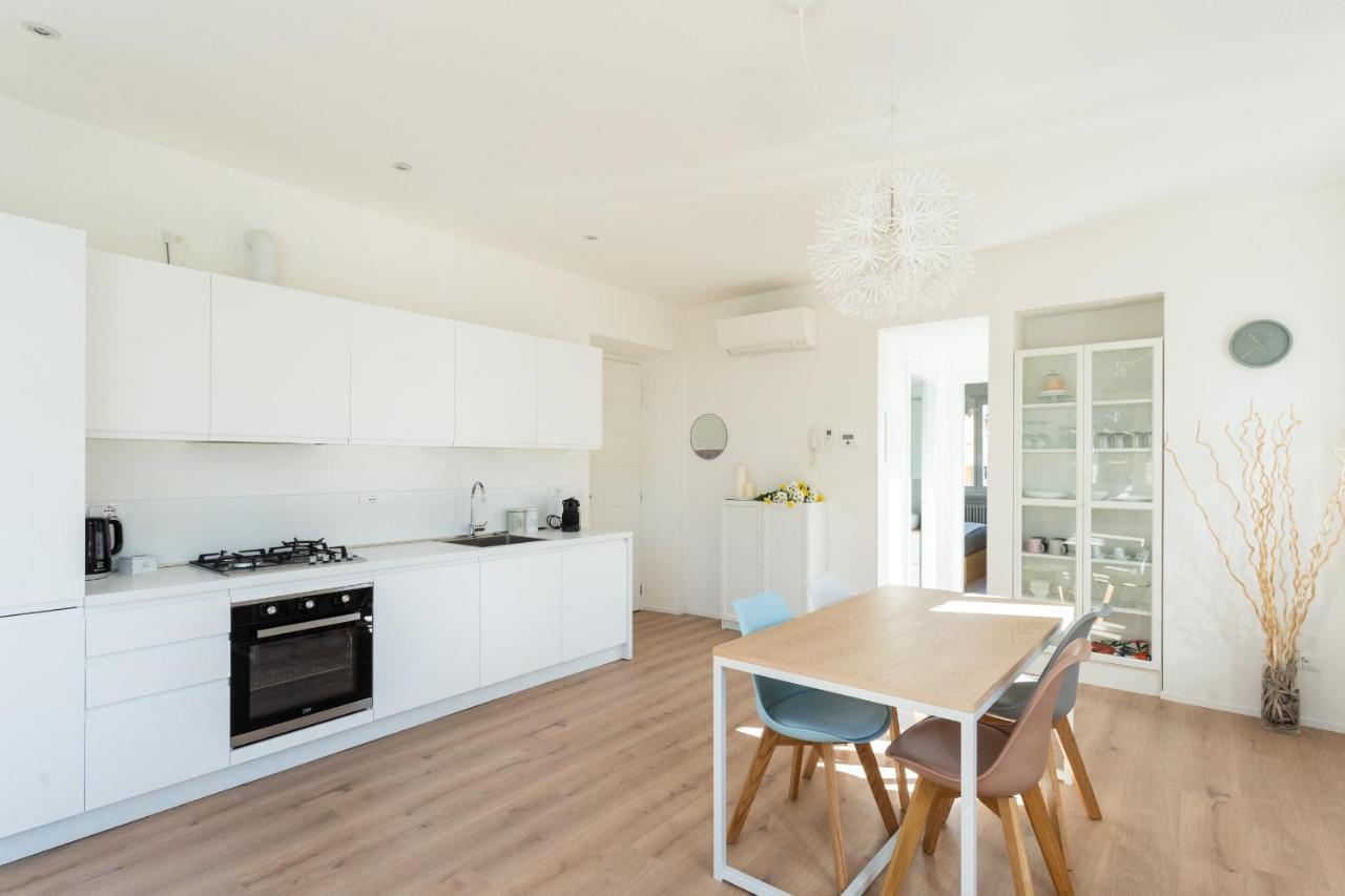 Lovely Corner In The Heart Of The Lake By Rent All Como Luaran gambar