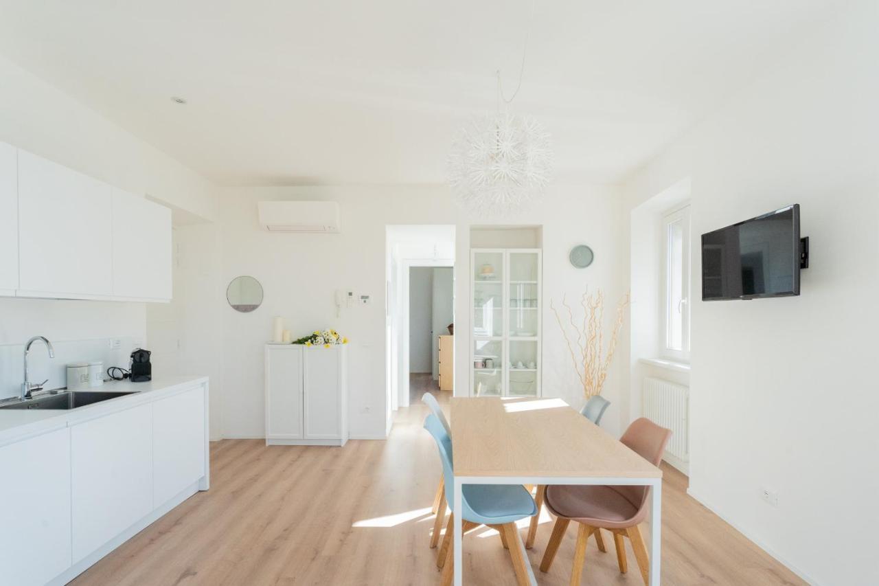 Lovely Corner In The Heart Of The Lake By Rent All Como Luaran gambar